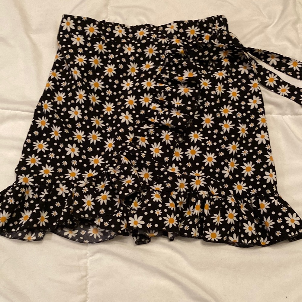 Black Daisy skirt
